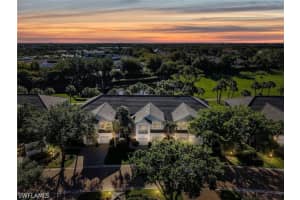 2130 Aberdeen Ln 9-102, Naples