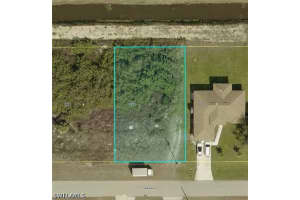 5038 Benton Street, Lehigh Acres, FL 33971 - MLS#226017177