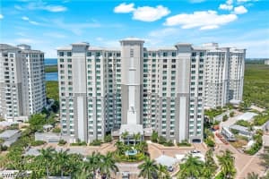 275 Indies Way 1703, Naples