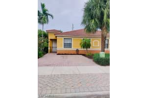 7512 Bristol Cir, Naples