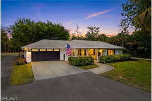421 14th Ave Nw, Naples