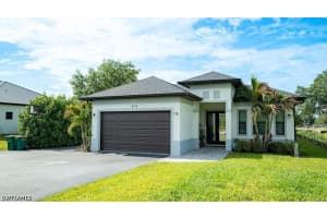 218 22nd Ave Ne, Naples