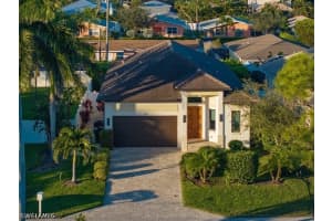 631 100th Avenue, Naples, FL 34108 - MLS#226017285