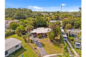 1363 Barbizon Lane, Naples, FL 34104 - MLS#226017370