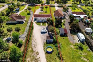 1221 19th Street, Naples, FL 34117 - MLS#226017439