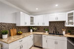 1221 19th Street, Naples, FL 34117 - MLS#226017439