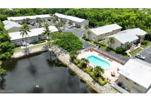 4621 Bayshore Dr Q3, Naples