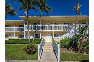 4621 Bayshore Drive, Naples, FL 34112 - MLS#226017442