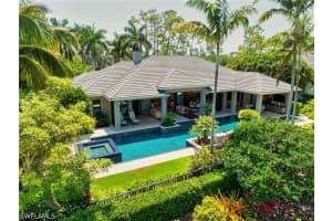 384 Edgemere Way, Naples, FL 34105 - MLS#226017484