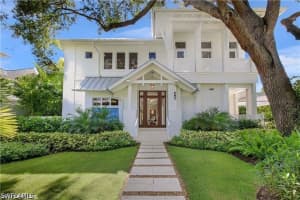 685 2nd Street, Naples, FL 34102 - MLS#226017504