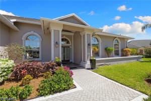 2035 Castle Garden Lane, Naples, FL 34110 - MLS#226017555