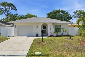 742 99th Avenue, Naples, FL 34108 - MLS#226017624