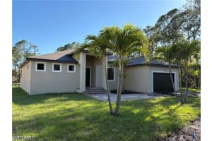 526 37th Ave Ne, Naples