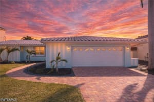 11 Palmview Blvd, Fort Myers Beach