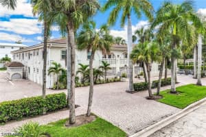 980 7th Avenue, Naples, FL 34102 - MLS#226017785