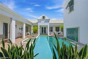 667 Binnacle Dr, Naples