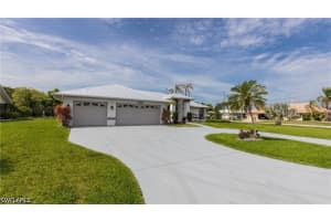 512 33rd Terrace, Cape Coral, FL 33904 - MLS#226017903