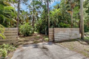 4974 Hawthorn Woods Way, Naples, FL 34116 - MLS#226017947