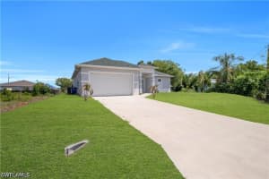 4208 28th Street, Lehigh Acres, FL 33976 - MLS#226017979