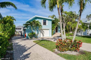1283 Grand Canal Drive, Naples, FL 34110 - MLS#226017988