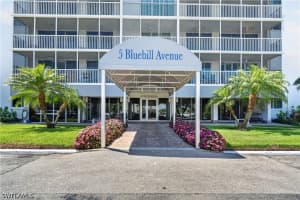 5 Bluebill Avenue, Naples, FL 34108 - MLS#226018075