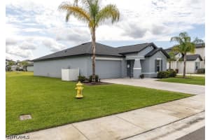 17762 Paradiso Way, North Fort Myers, FL 33917 - MLS#226018094