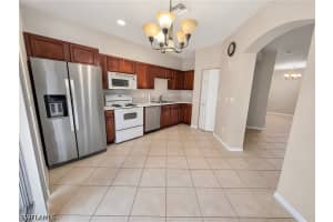 9706 Roundstone Cir, Fort Myers