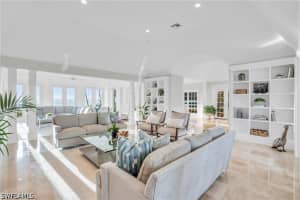 23 6TH AVE N, Naples, FL 34102 - MLS#226018147