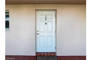 175 Turtle Lake Ct 108, Naples