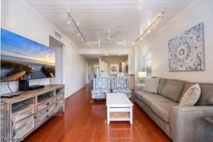 410 Bayfront Place, Naples, FL 34102 - MLS#226018199