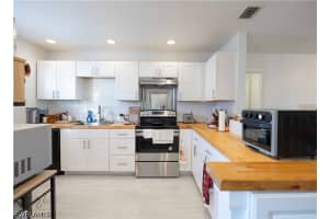 1513 Edgewater Circle, Fort Myers, FL 33919 - MLS#226018216