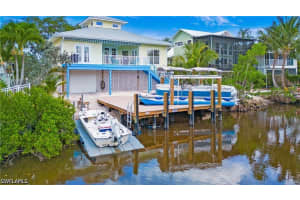 1296 Grand Canal Drive, Naples, FL 34110 - MLS#226018220