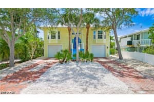 1296 Grand Canal Drive, Naples, FL 34110 - MLS#226018220