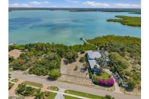 821 Caxambas, Marco Island, FL 34145 - MLS#226018225