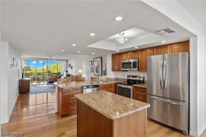 290 Naples Cove Dr 2602, Naples