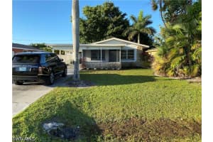 663 100th Ave N, Naples