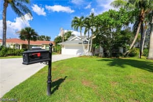 1040 Moon Lake Drive, Naples, FL 34104 - MLS#226018507