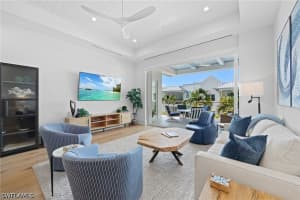201 8th St S 310, Naples, FL 34102 - MLS#226018539