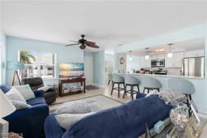 511 Club Side Drive, Naples, FL 34110 - MLS#226018547