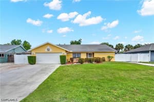 4587 25th Court, Naples, FL 34116 - MLS#226018581