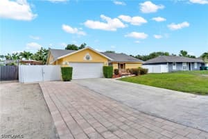 4587 25th Court, Naples, FL 34116 - MLS#226018581