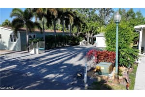 5740 Maplewood Court, Fort Myers, FL 33905 - MLS#226018605