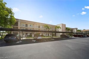 2111 Barkeley Ln 10, Fort Myers
