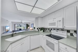 774 Wiggins Lake Dr Apt 101, Naples, FL 34110, - MLS#226018660