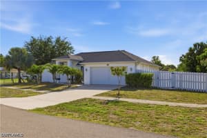 1082 Ridgeway Drive, North Fort Myers, FL 33903 - MLS#226018664