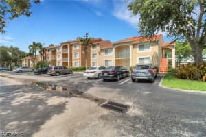 1210 Wildwood Lakes Blvd 305, Naples