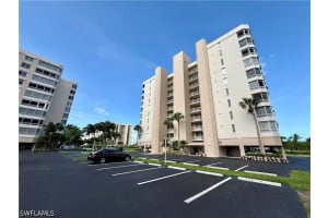 11118 Gulf Shore Drive, Naples, FL 34108 - MLS#226018685