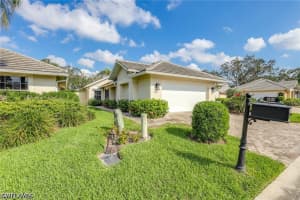 116 Fountain Circle, Naples, FL 34119 - MLS#226018734
