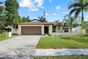 6302 Hofstra Ct W, Fort Myers