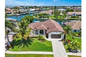 1084 Whiteheart Ct, Marco Island